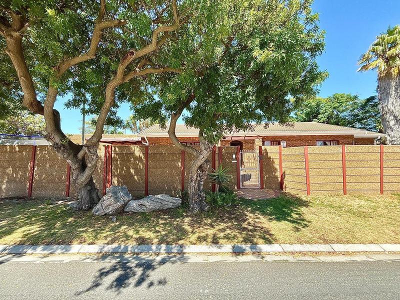 4 Bedroom Property for Sale in Richwood Western Cape